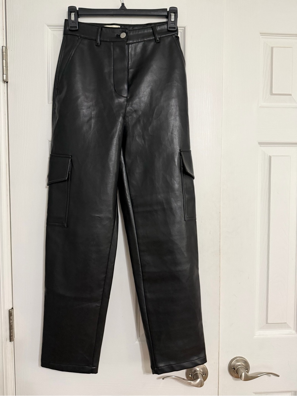 Wilfred Aritzia Faux Leather Cargo Pants Blacksnap ankle strap size 00 buttonfly